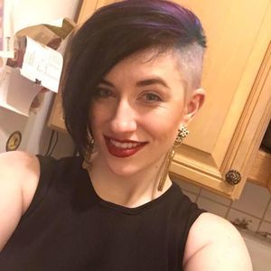 Meet your Posher, Cassandra